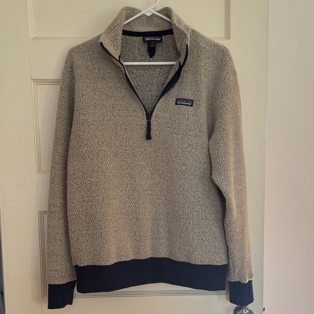 Patagonia Men's Beige and Black Zip-Up Sweater